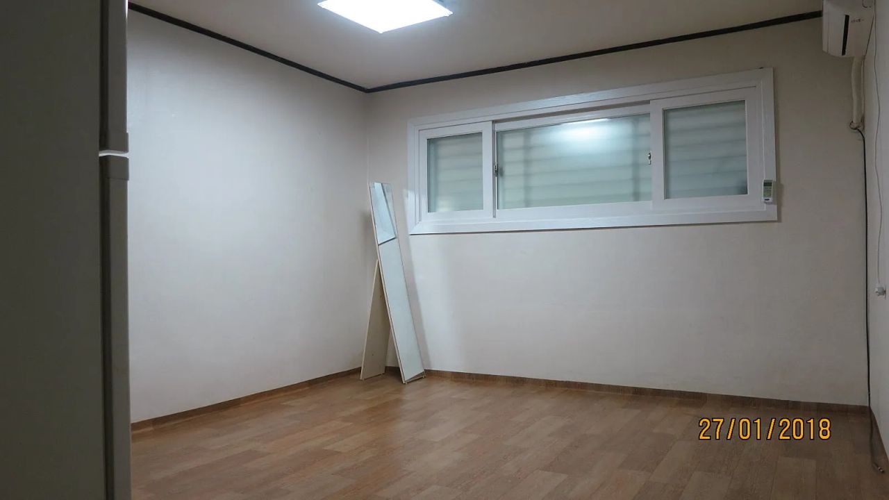Room image 1