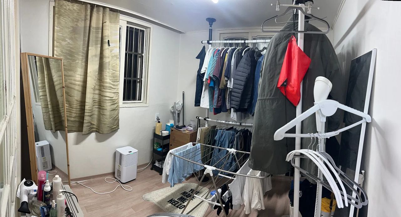 Room image 3