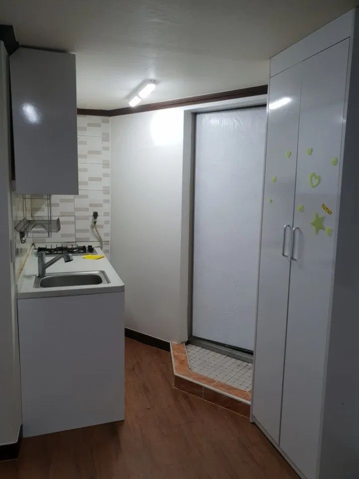 Room image 4