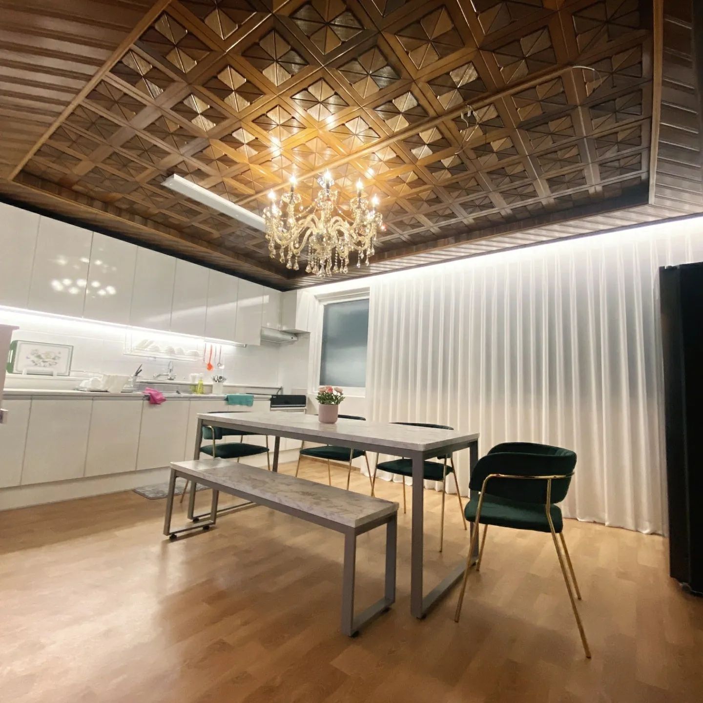 Room image 1