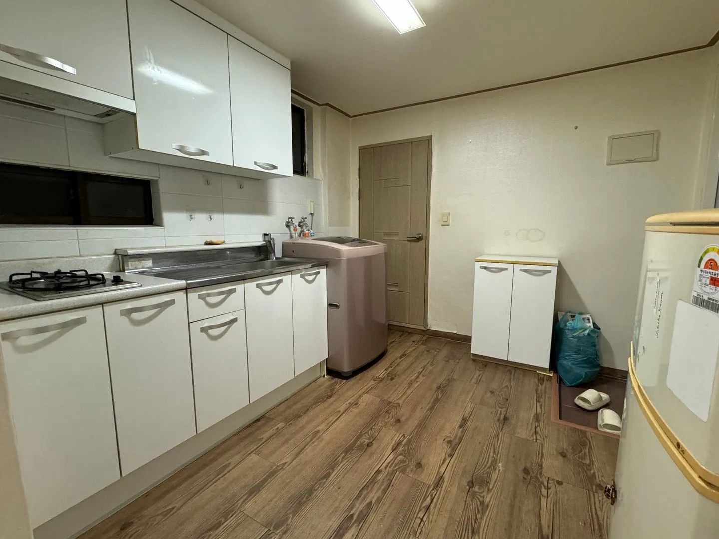 Room image 5