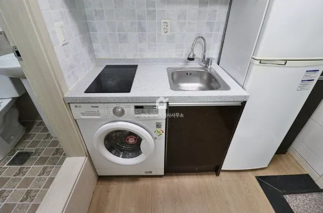 Room image 3