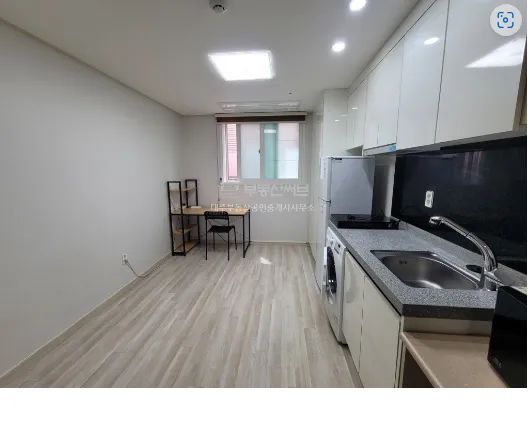 Room image 3