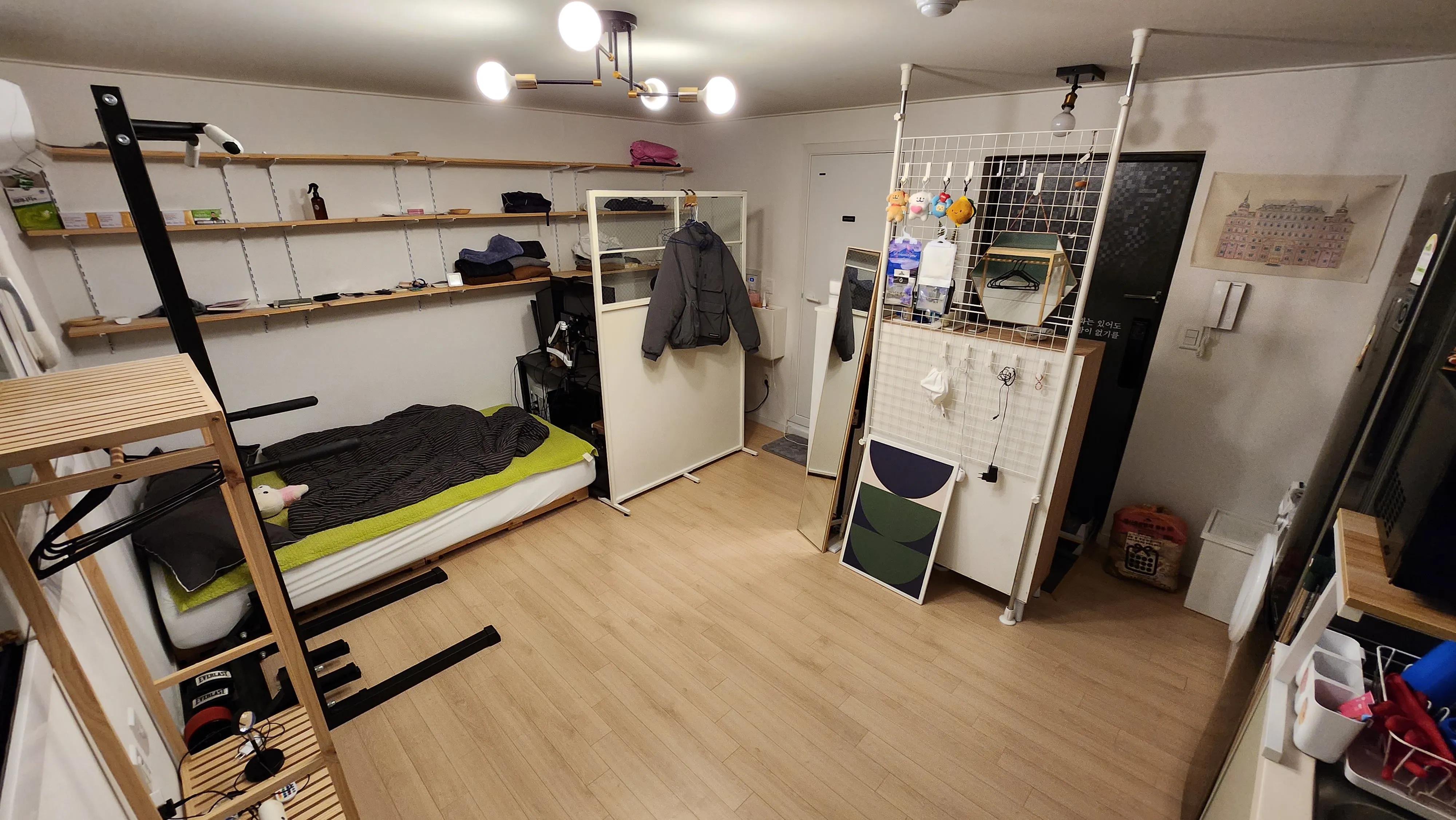 Room image 3