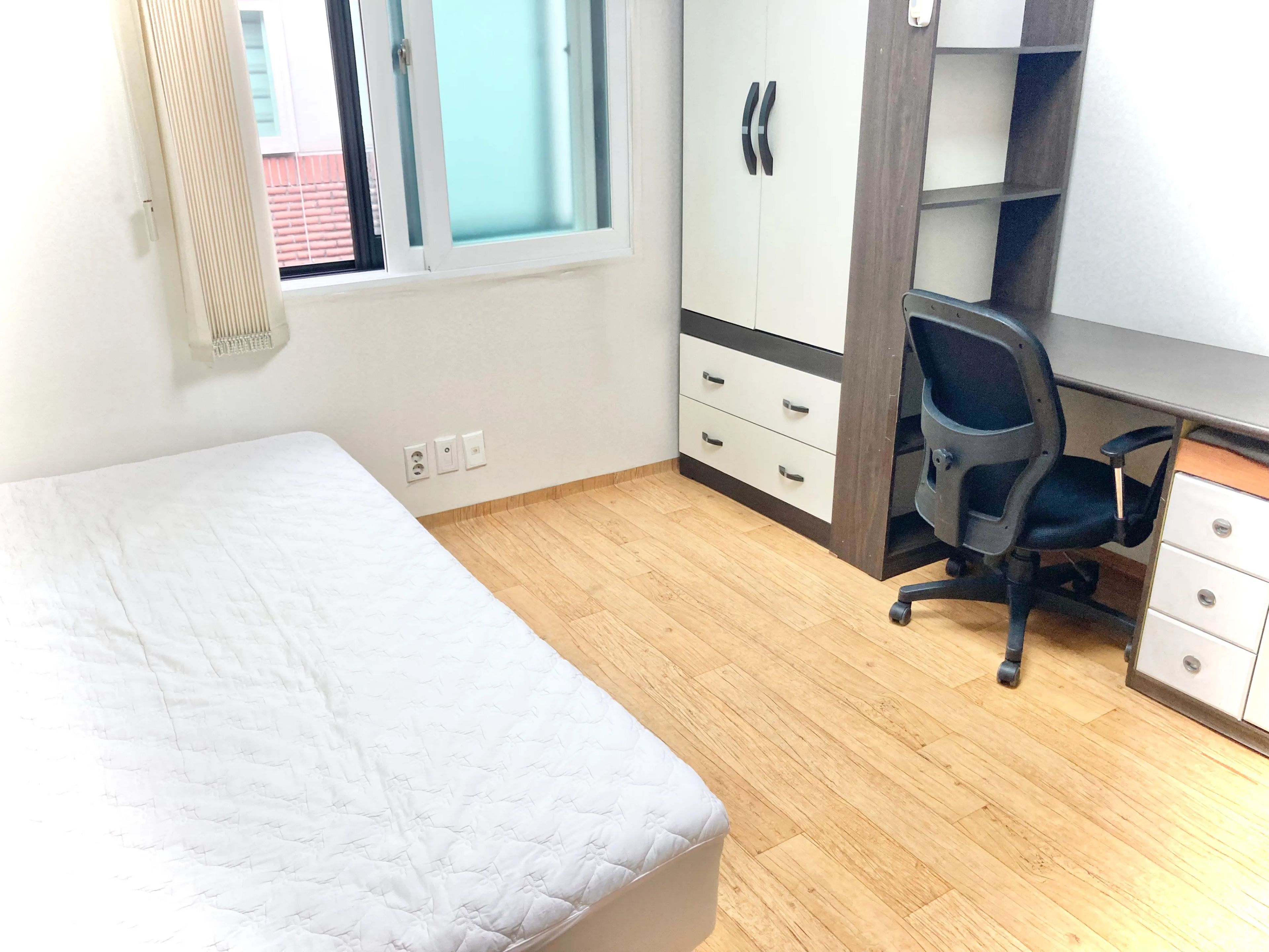 Room image 3