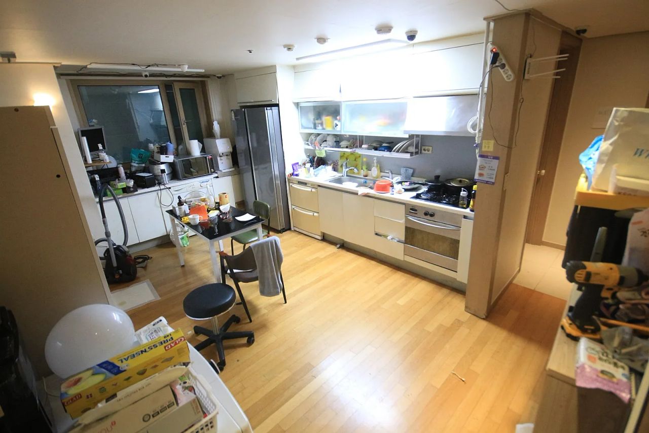 Room image 3