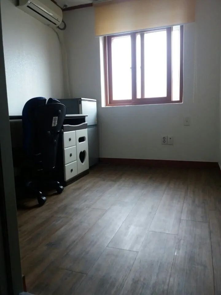 Room image 2