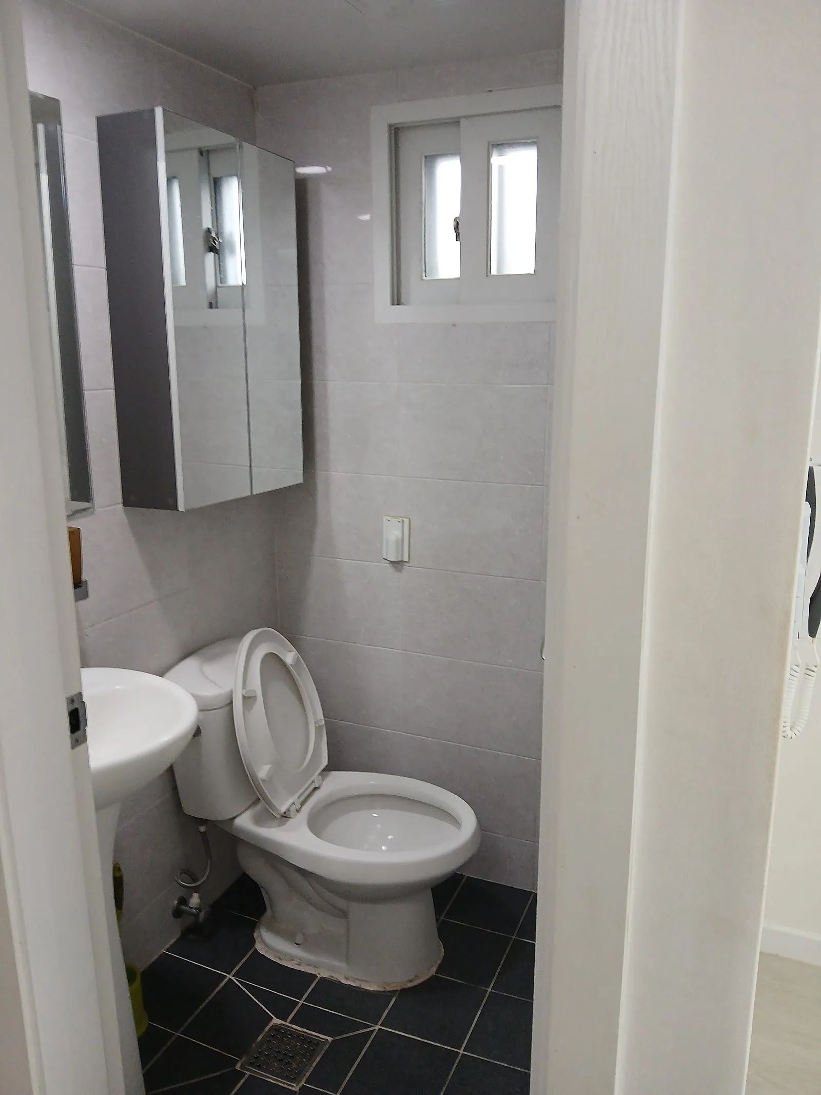 Room image 3