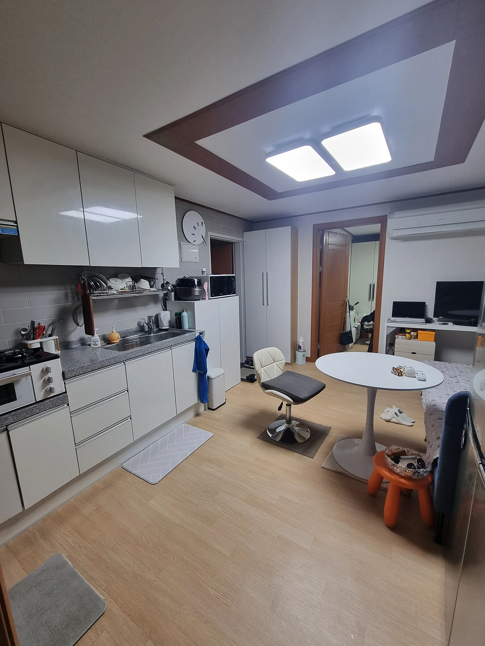 Room image 4