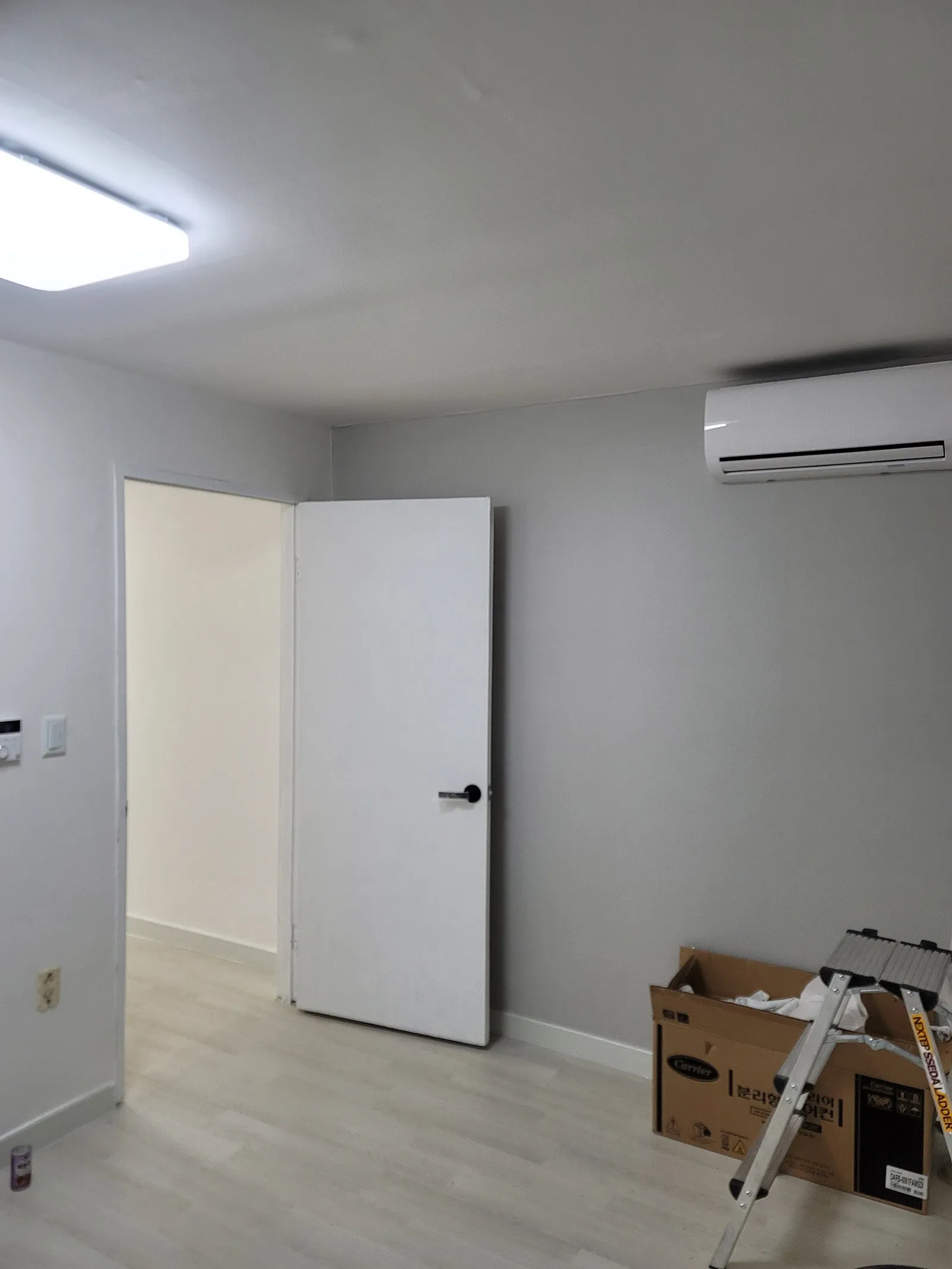 Room image 3