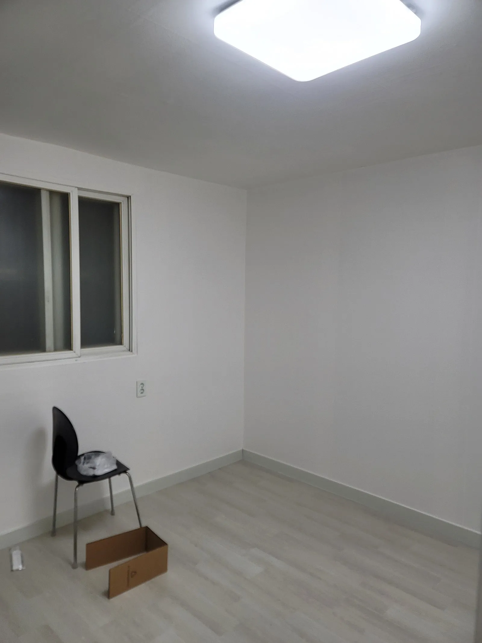 Room image 4