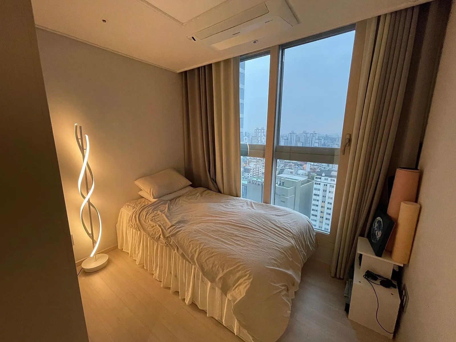 Room image 3