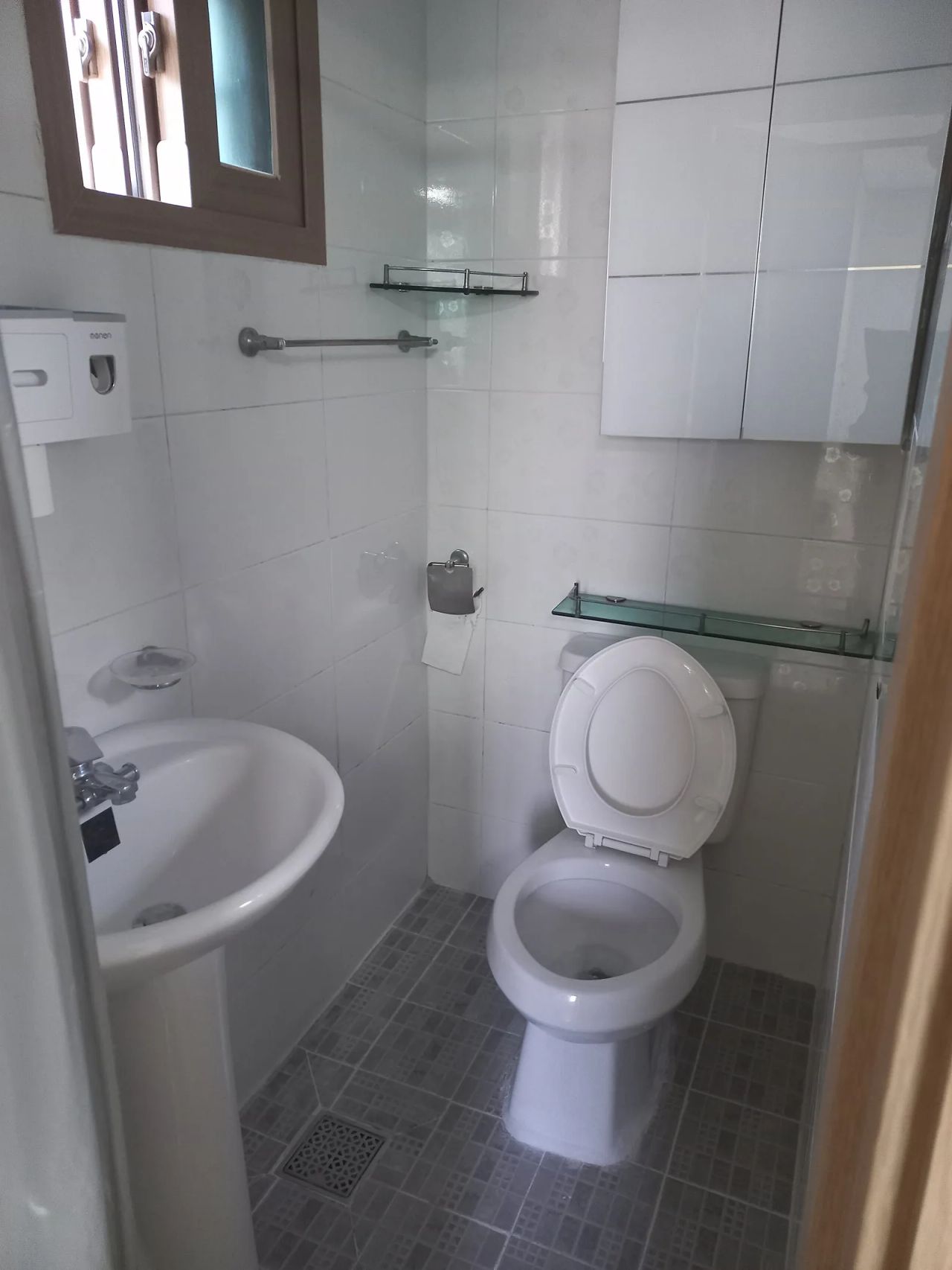 Room image 3