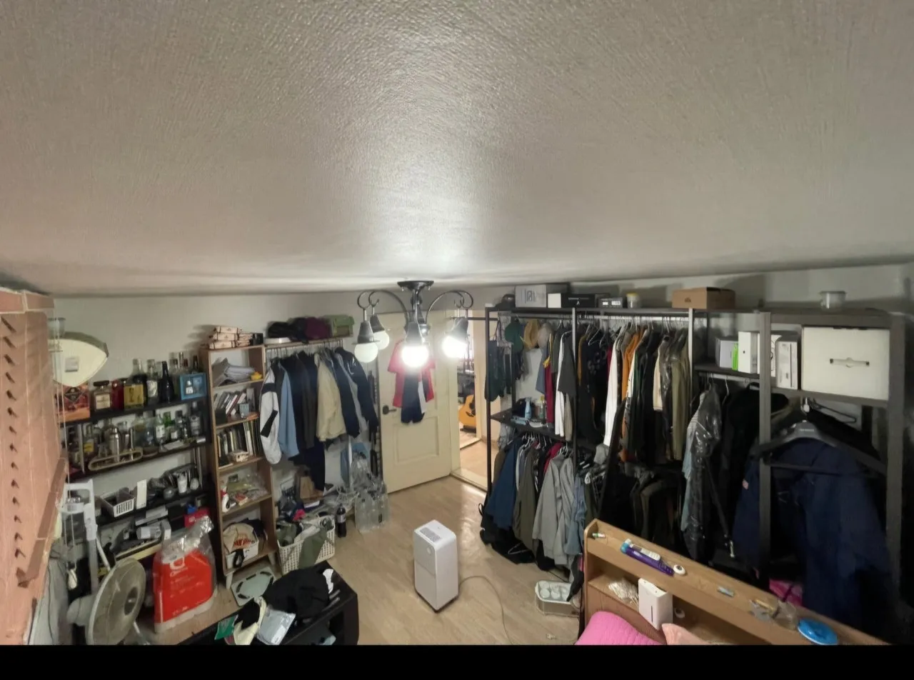 Room image 4