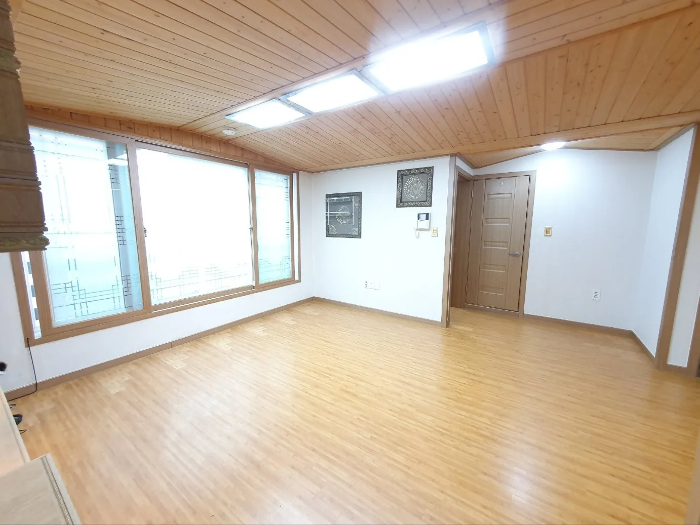 Room image 1