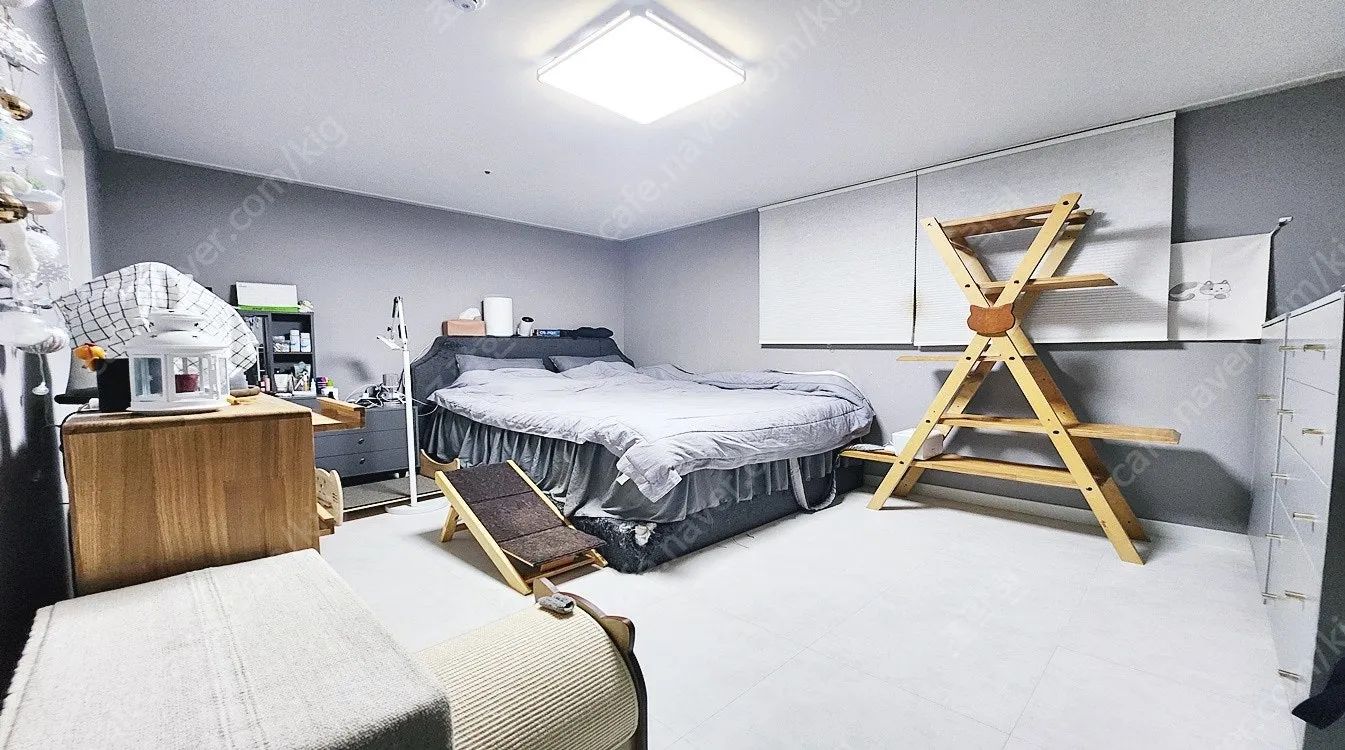 Room image 5
