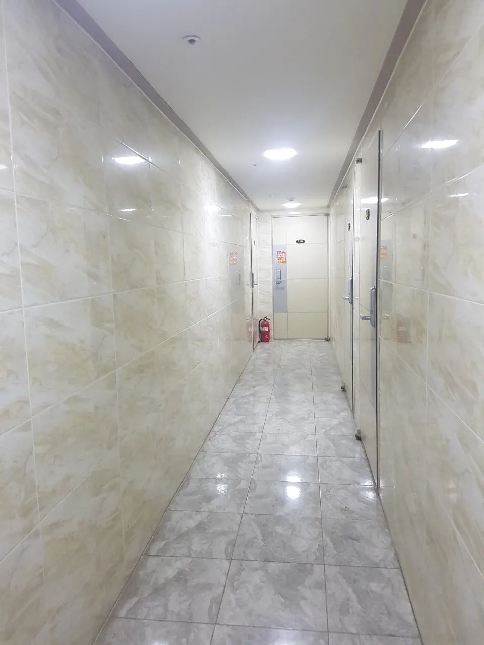 Room image 1