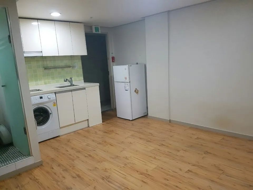 Room image 5
