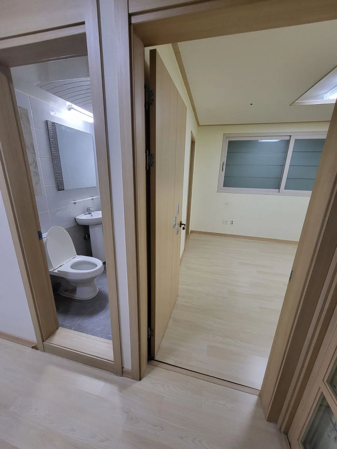 Room image 4