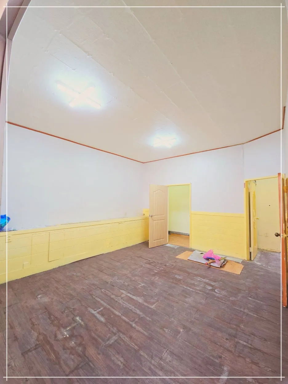 Room image 3