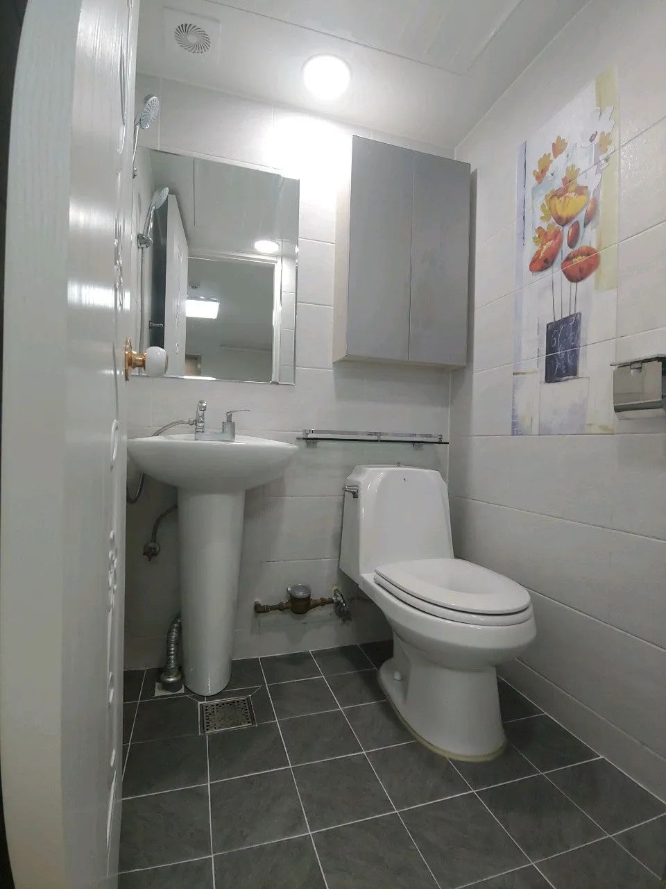 Room image 3