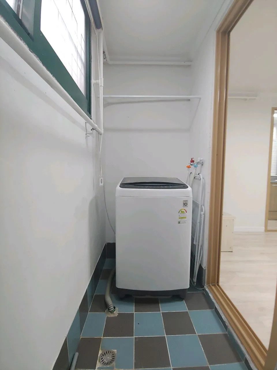 Room image 4