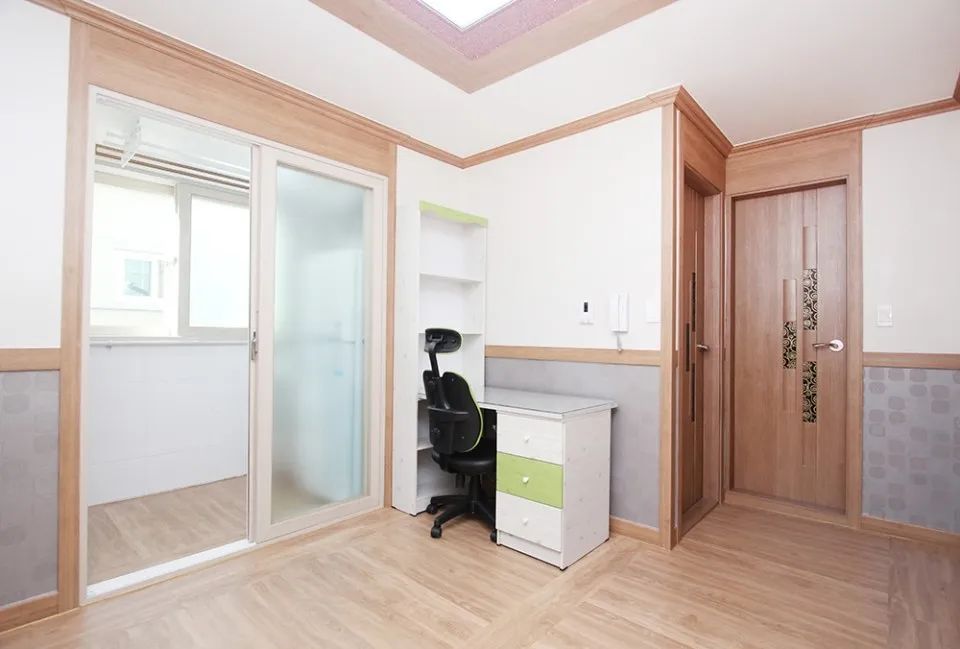 Room image 2