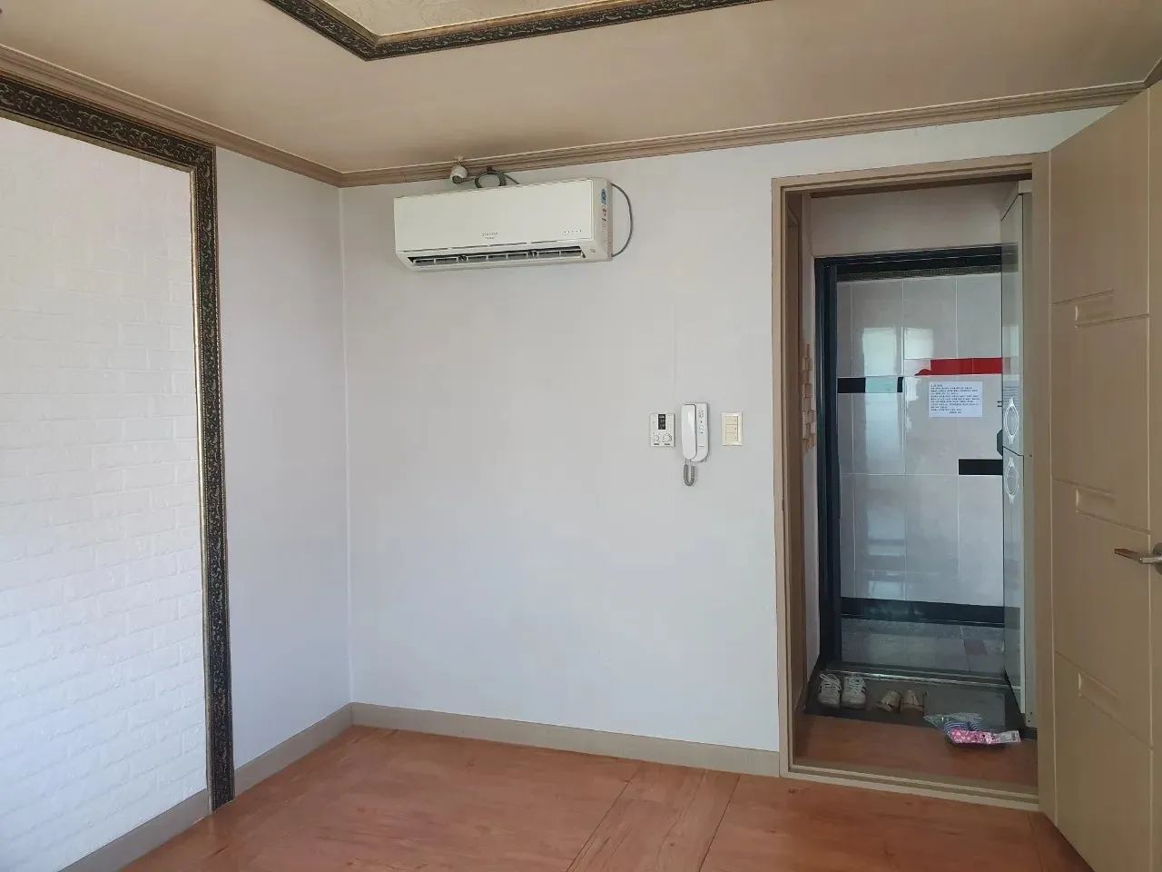 Room image 3