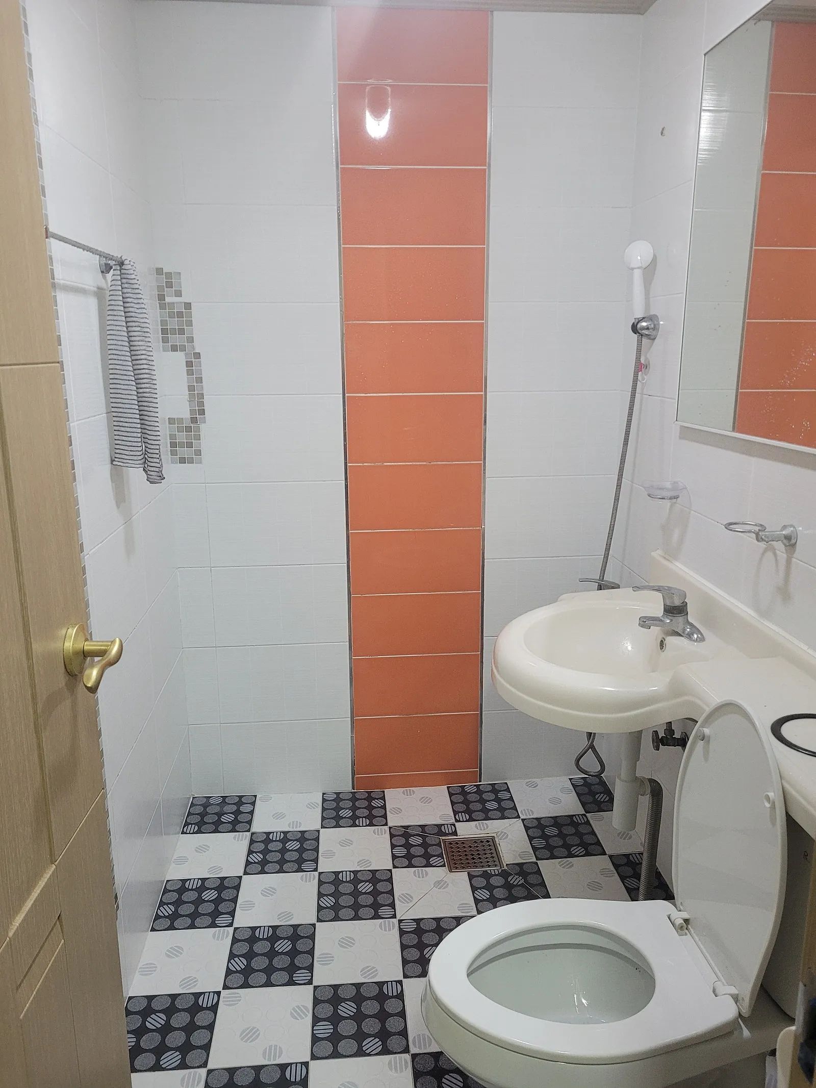 Room image 3