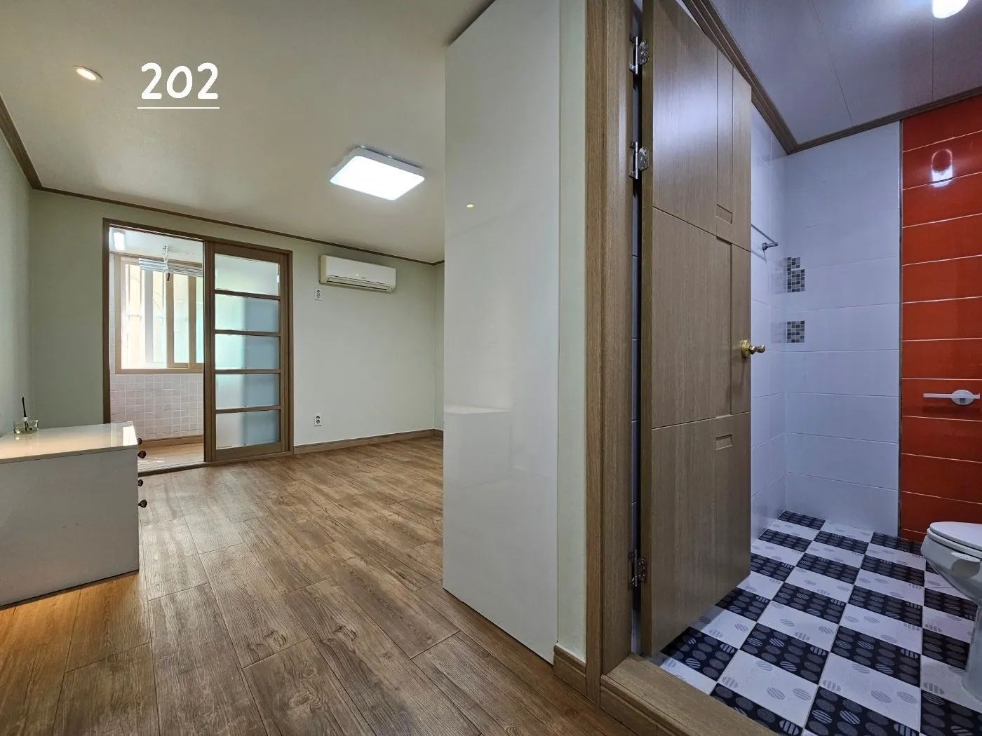 Room image 5