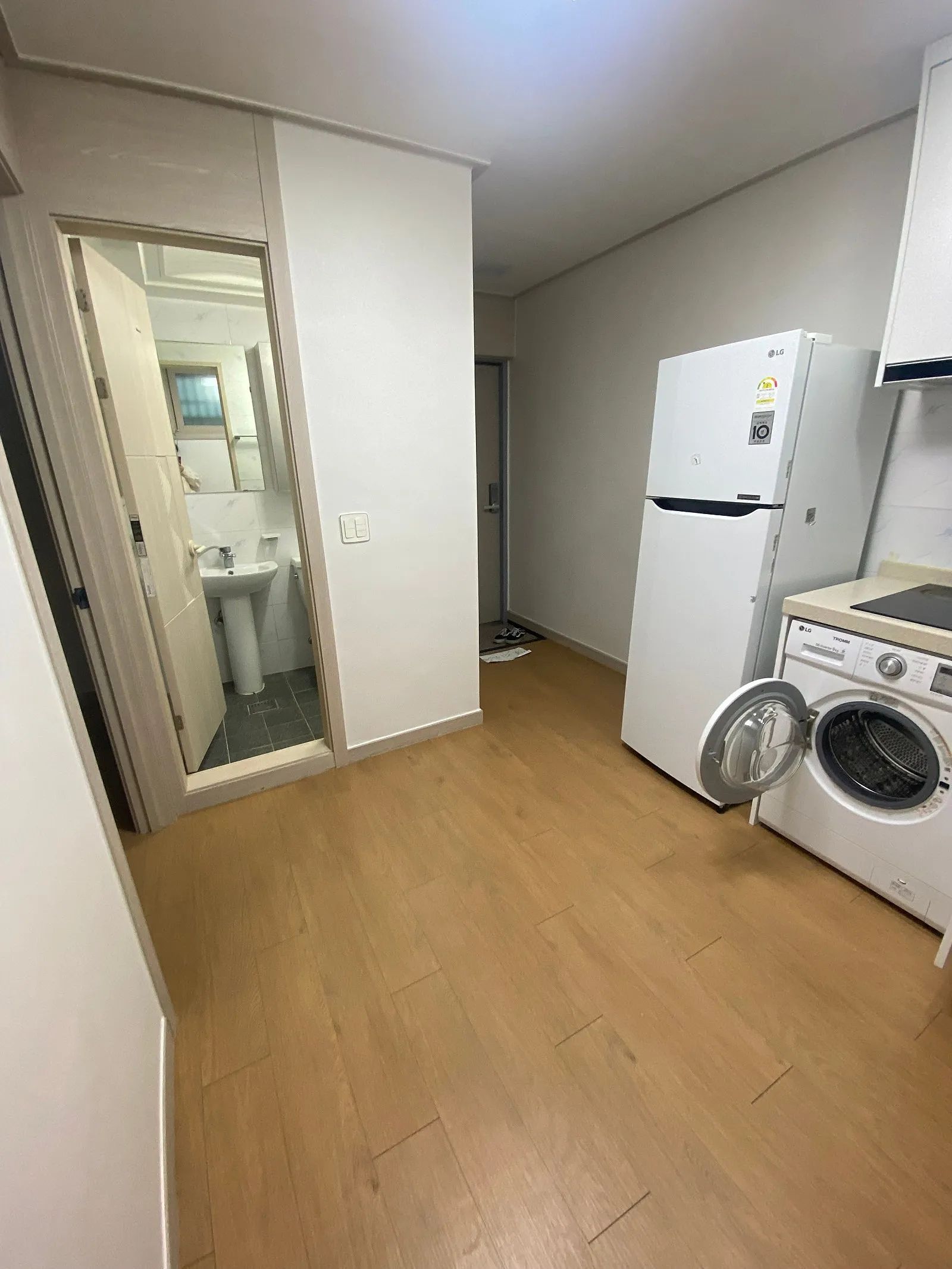 Room image 3