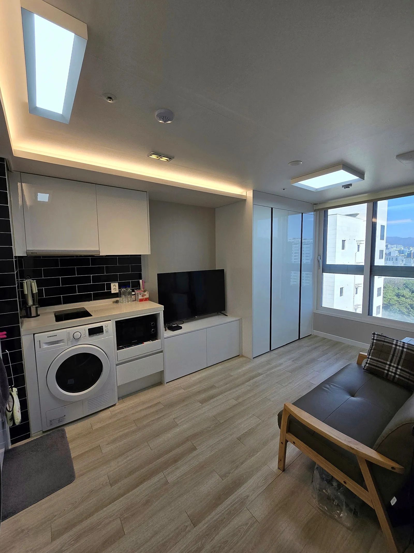 Room image 1