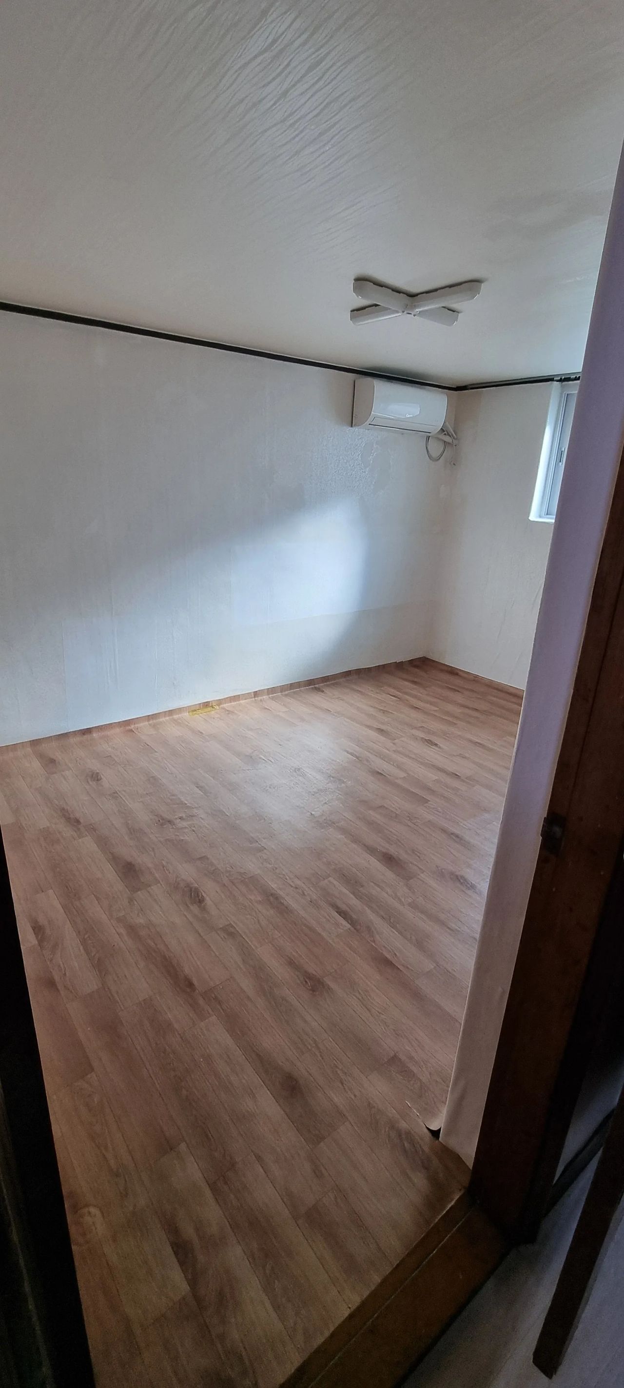 Room image 4