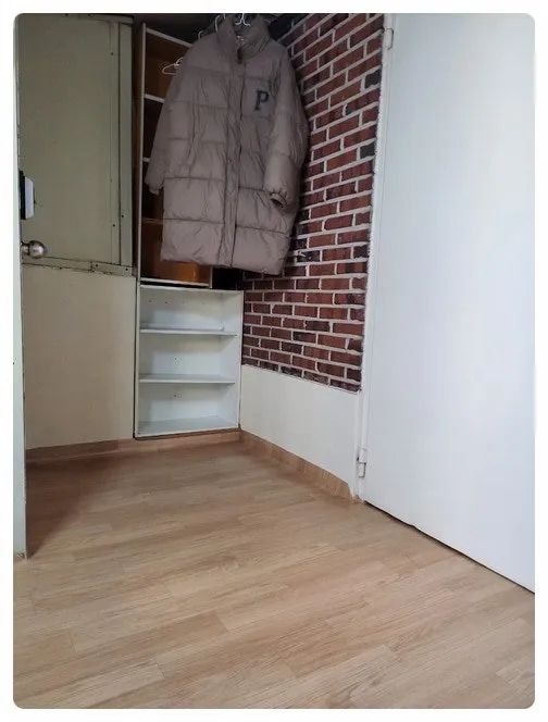 Room image 3