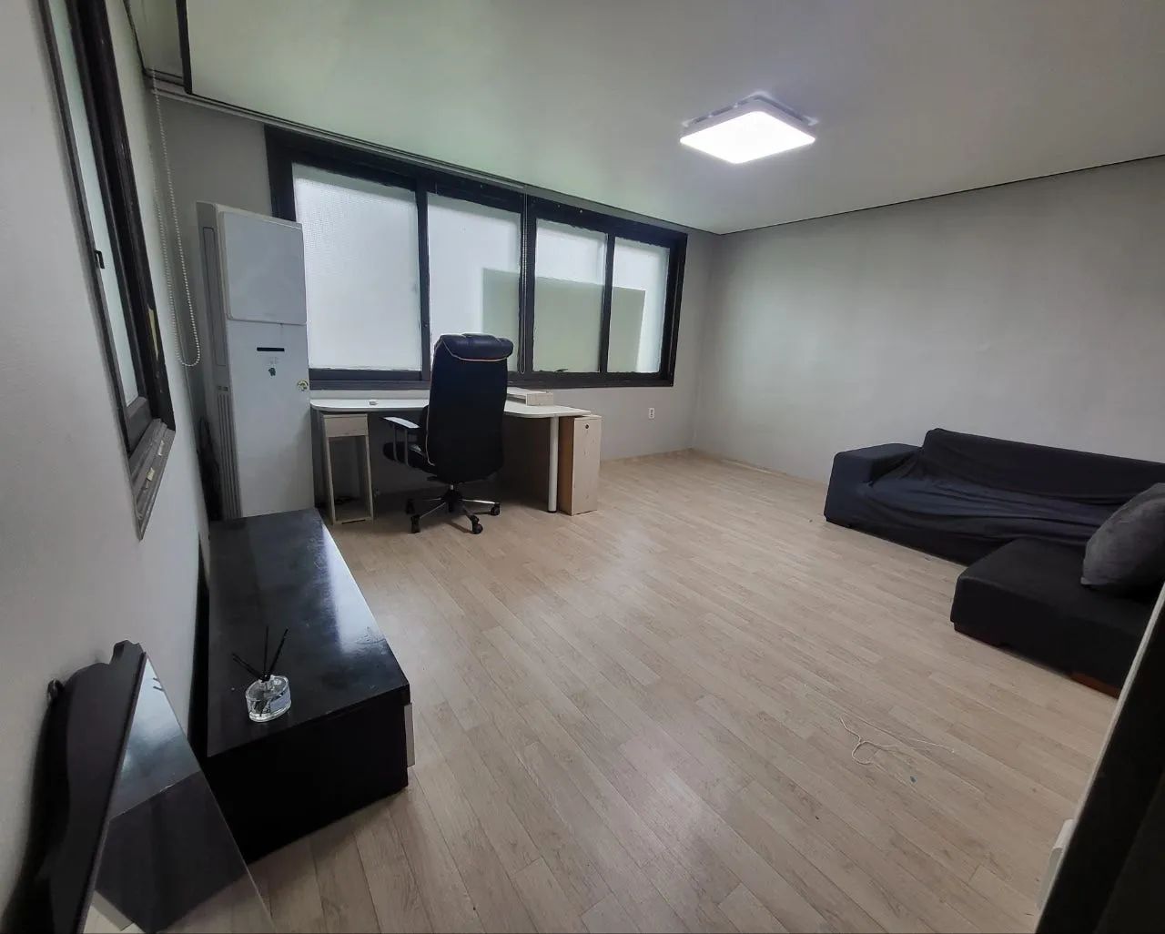 Room image 3