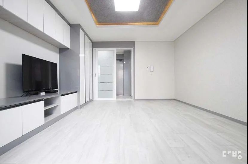 Room image 3