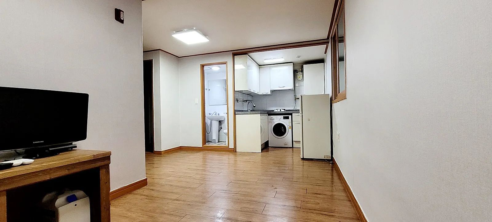 Room image 1