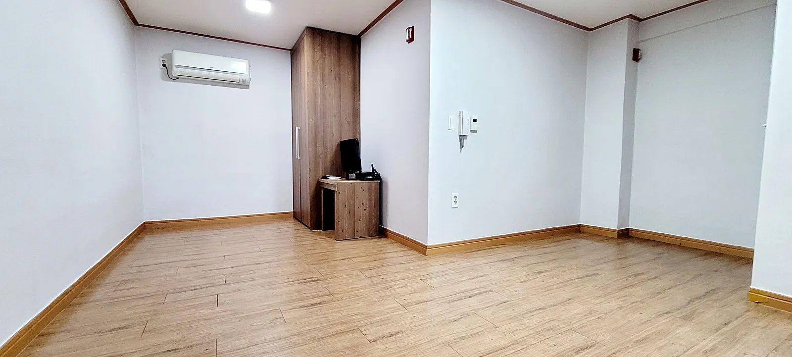 Room image 3