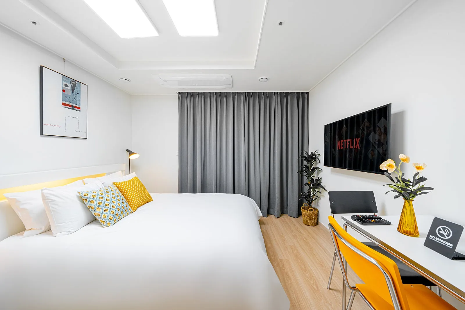 Room image 1
