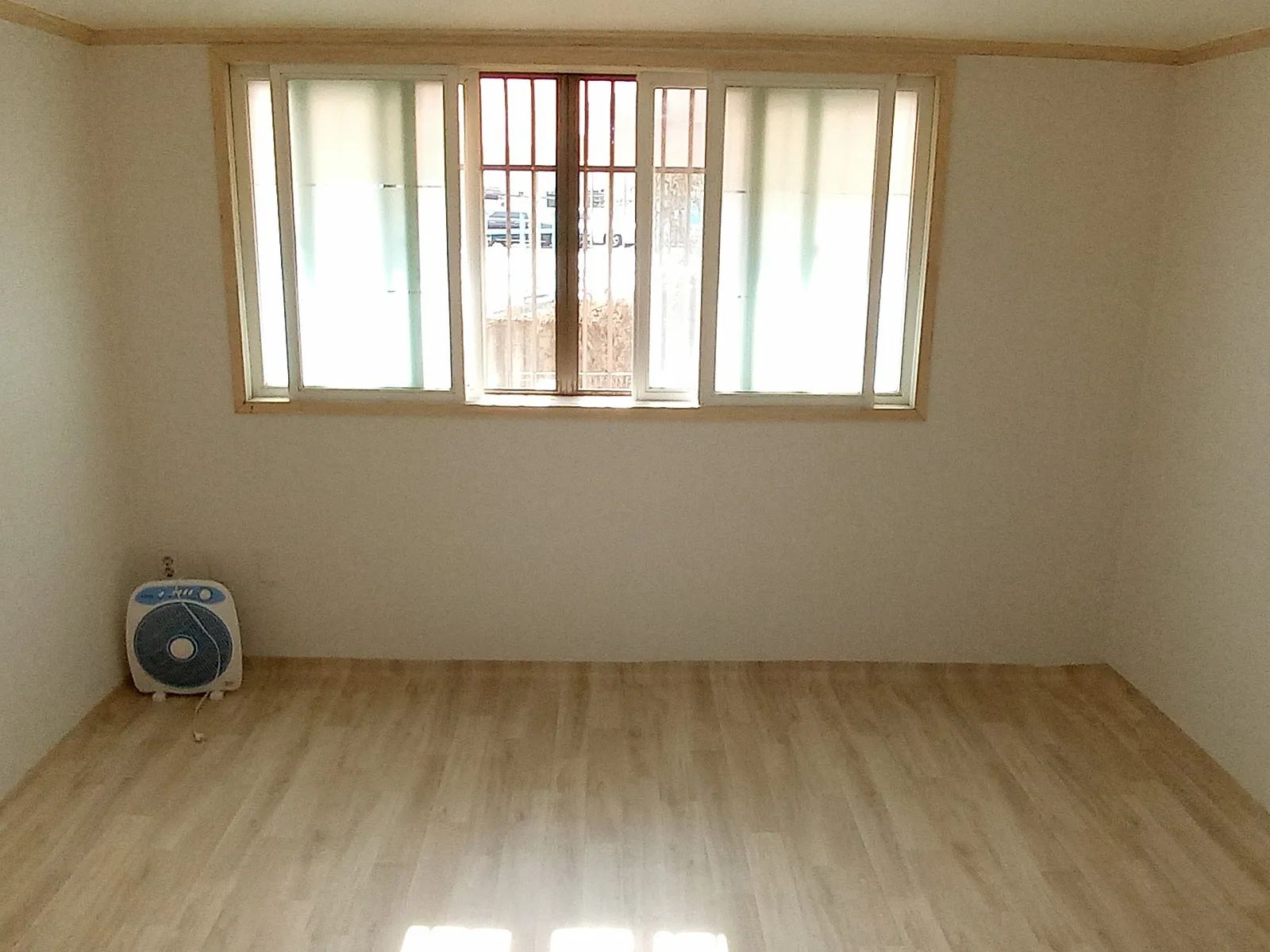 Room image 1