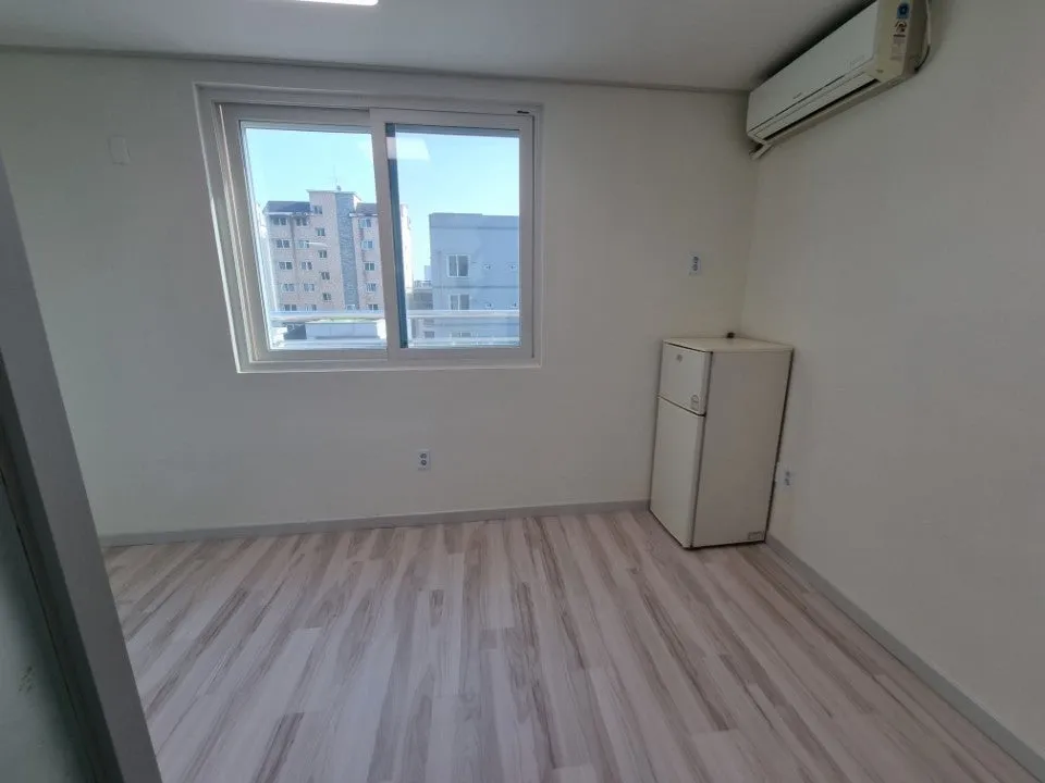 Room image 2