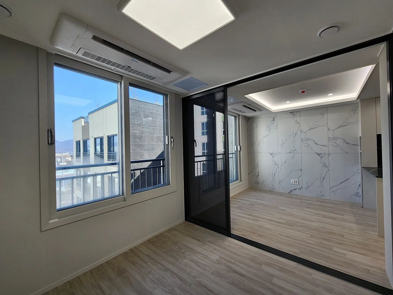Room image 3