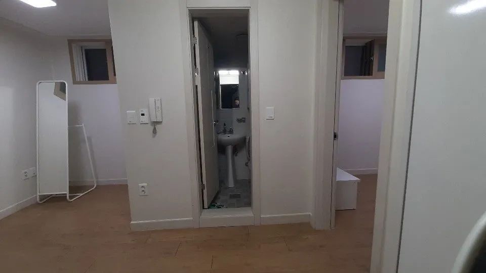 Room image 3