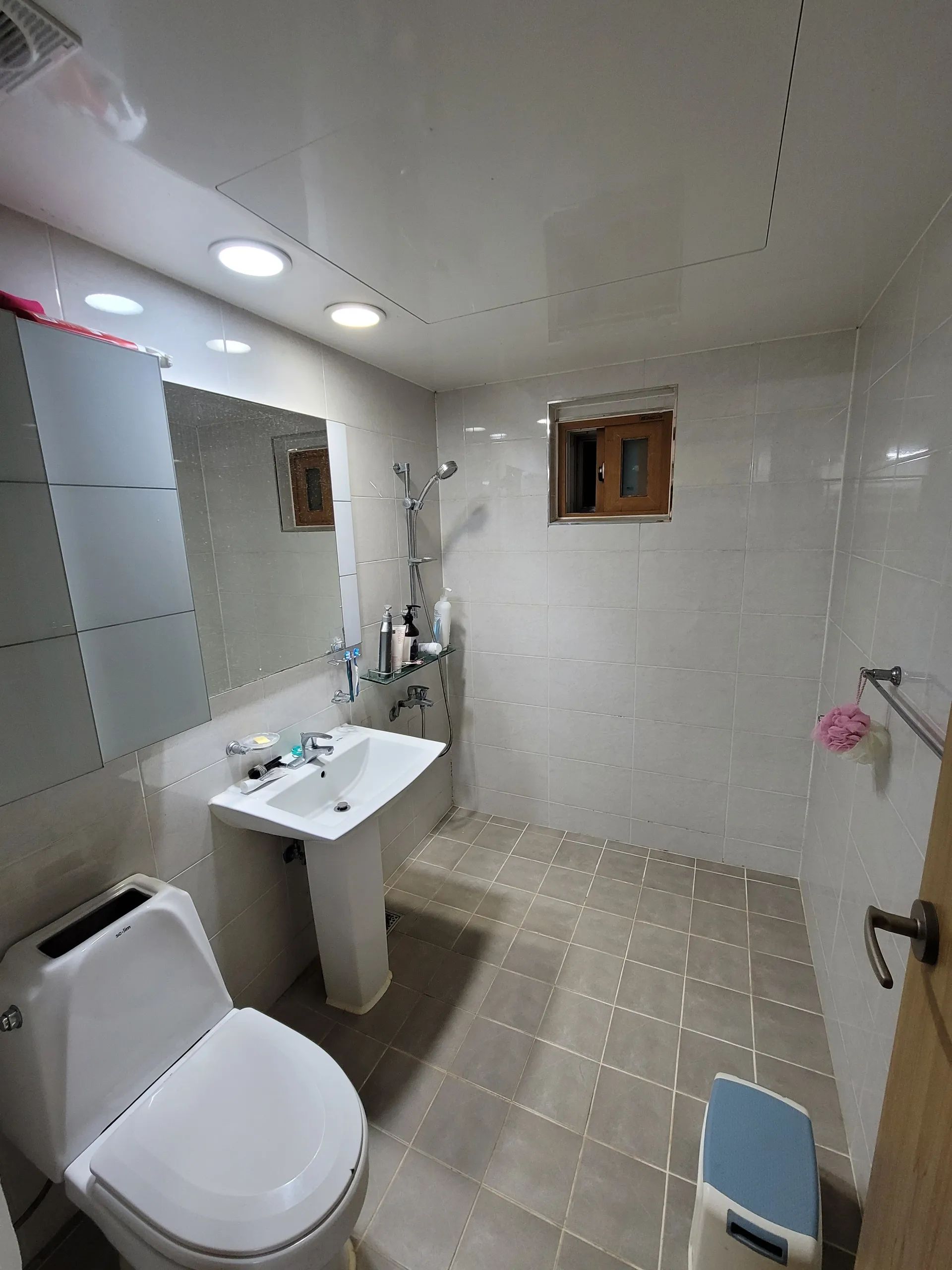 Room image 2