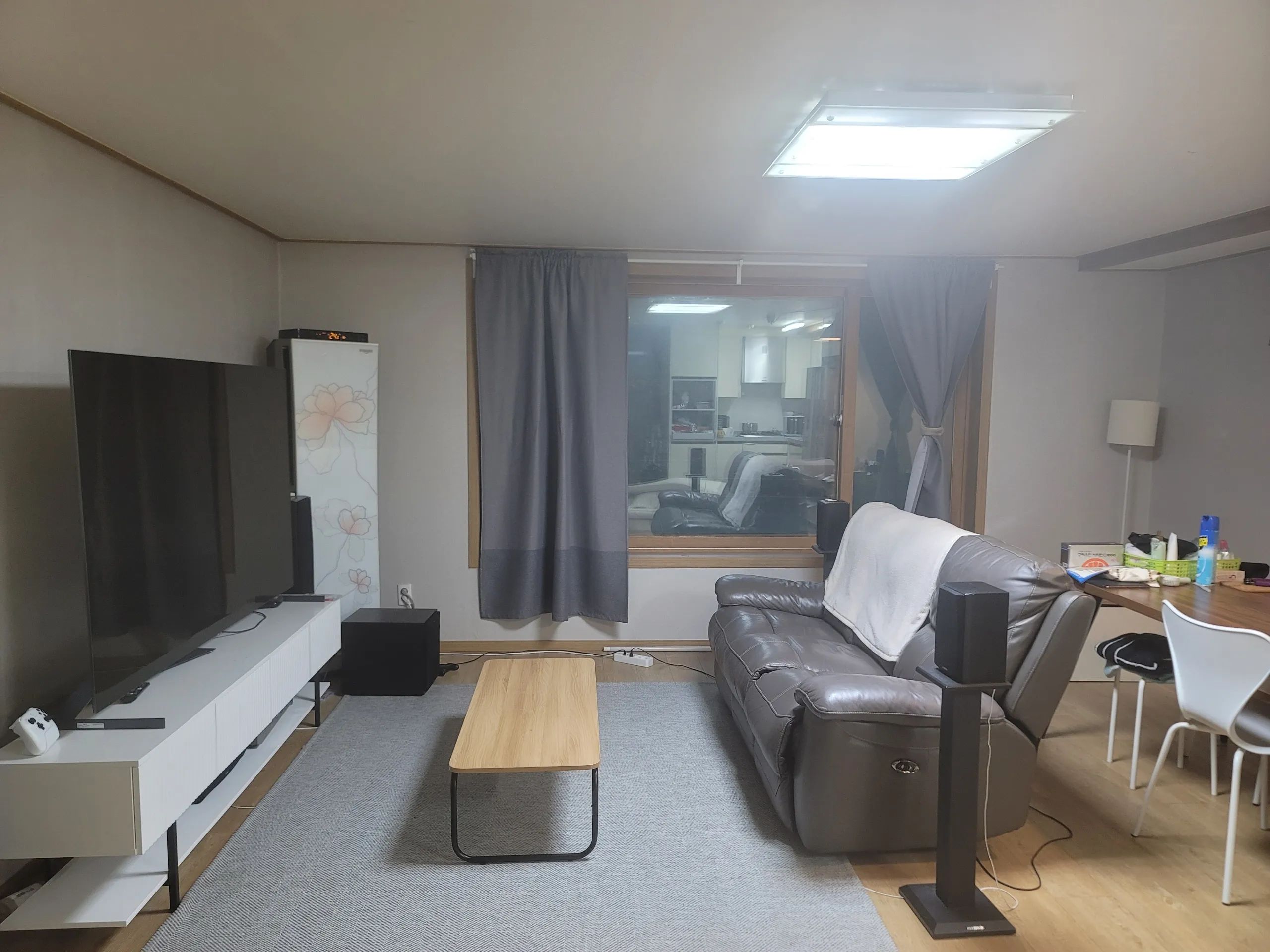 Room image 4
