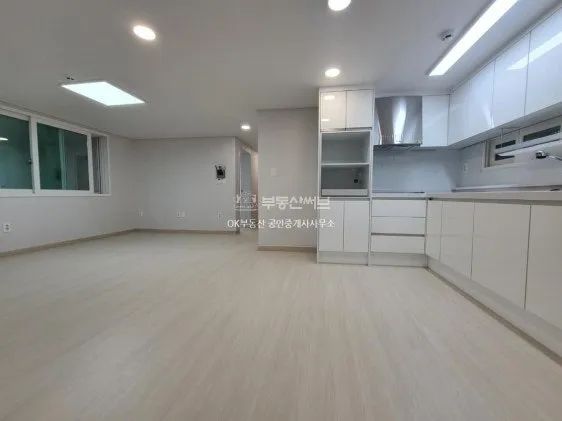 Room image 1