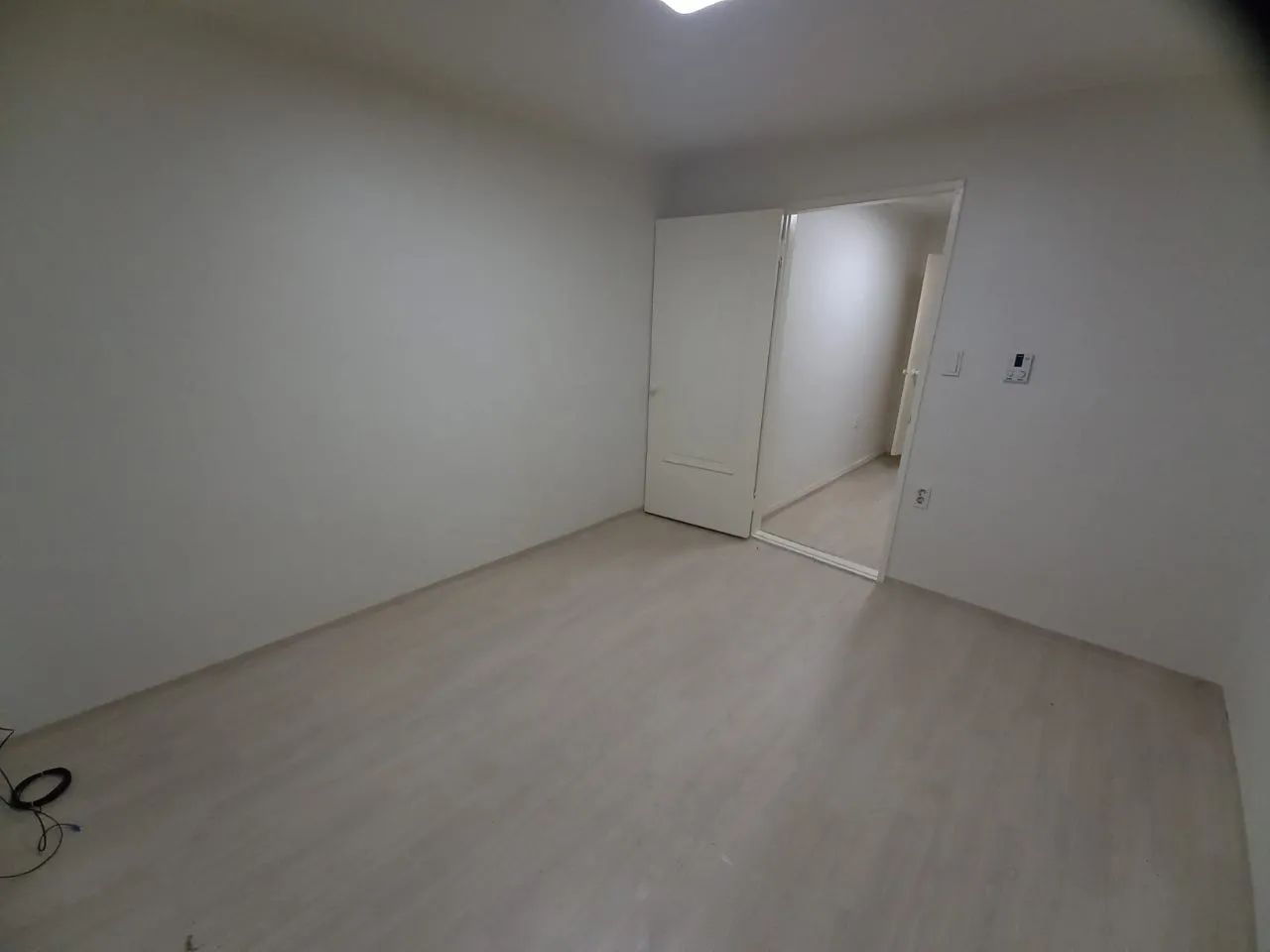 Room image 3