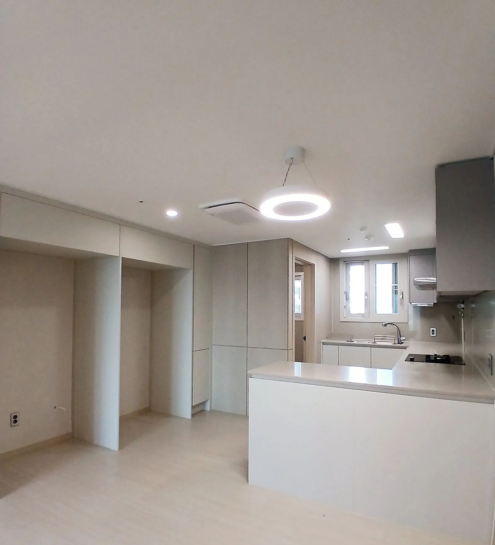 Room image 1