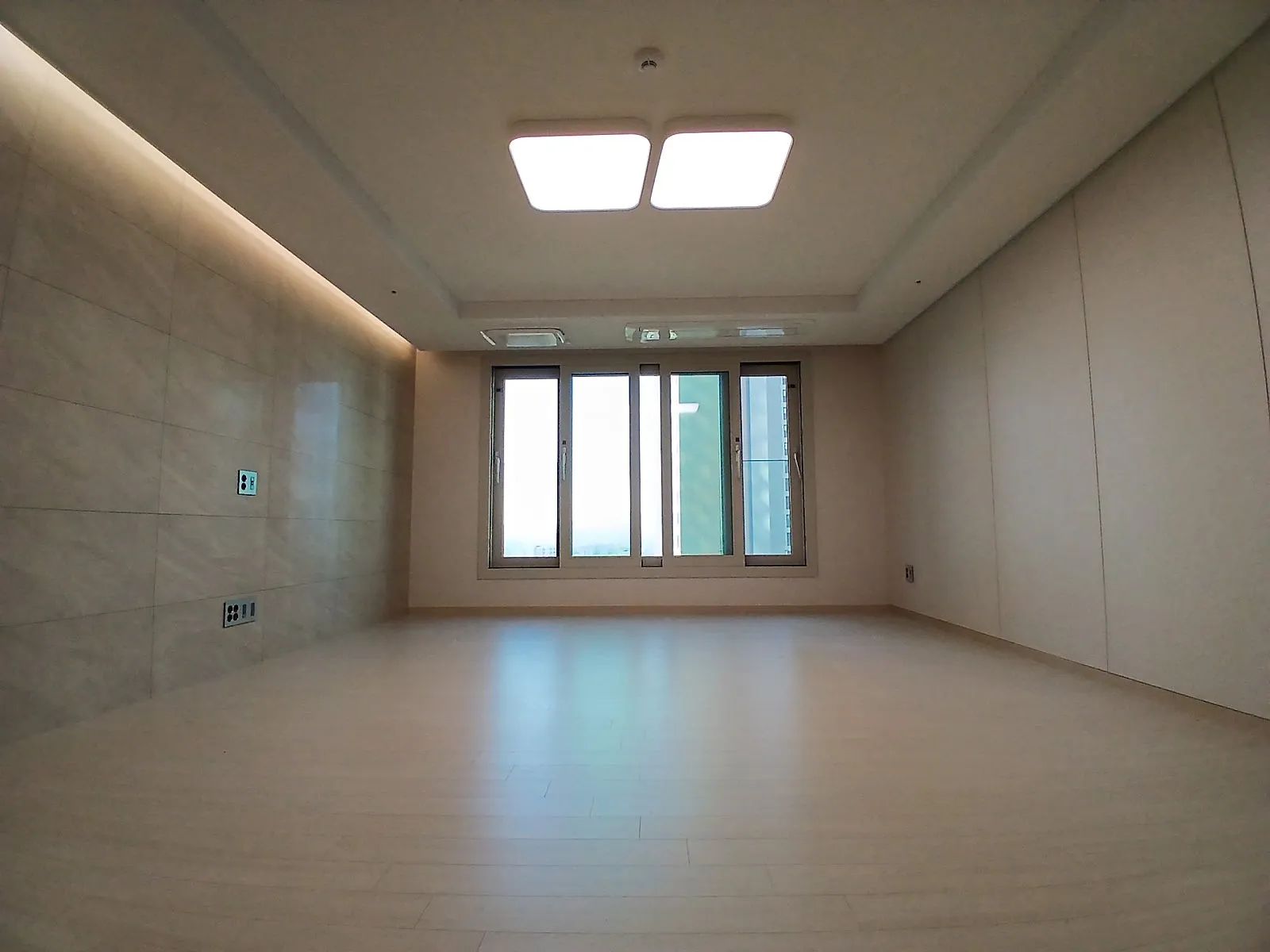Room image 3