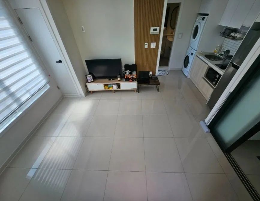 Room image 1